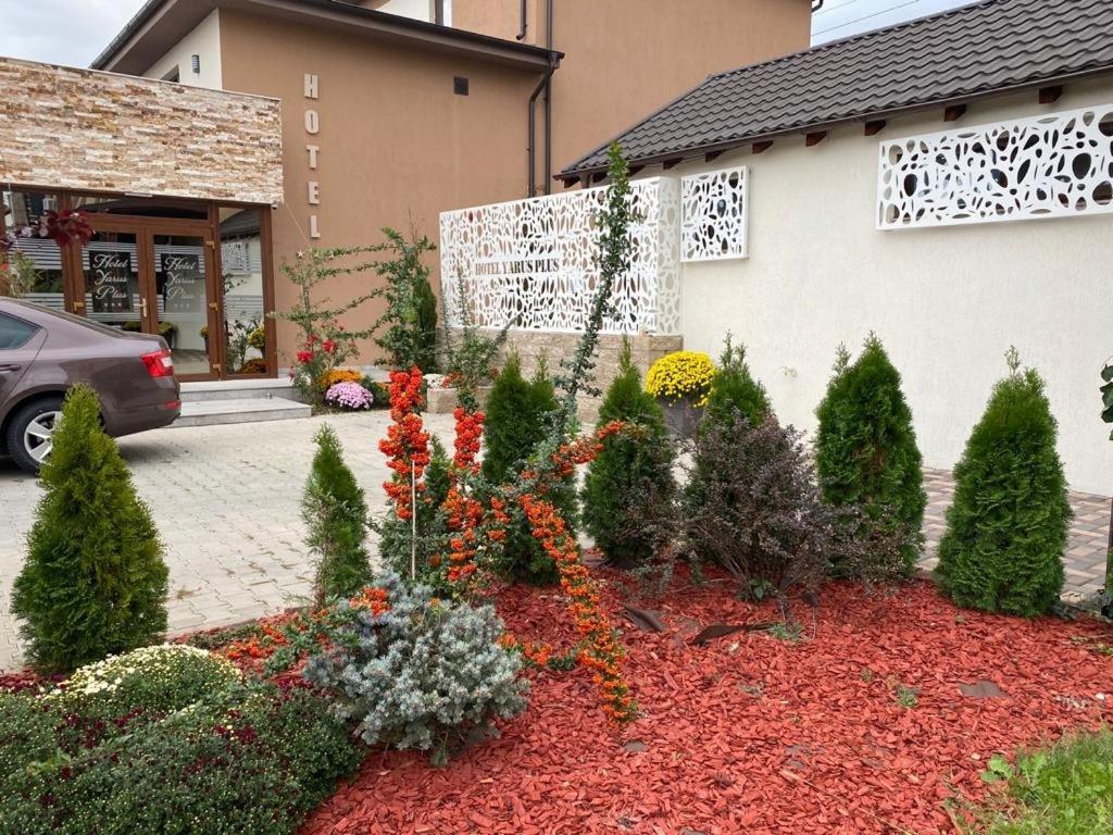 Hotel Yarus Plus Ploieşti Dış mekan fotoğraf