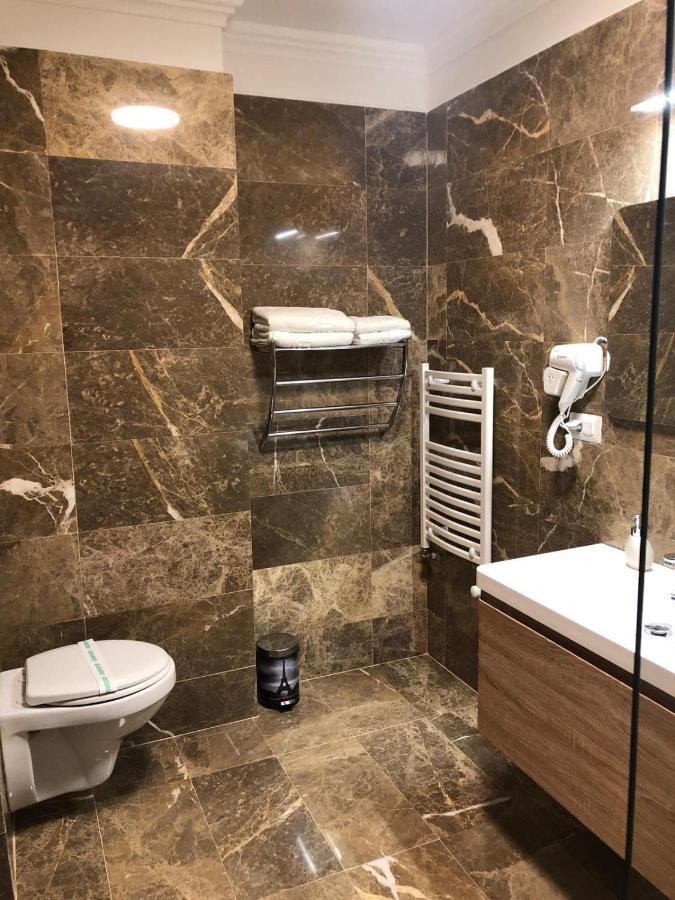 Hotel Yarus Plus Ploieşti Dış mekan fotoğraf