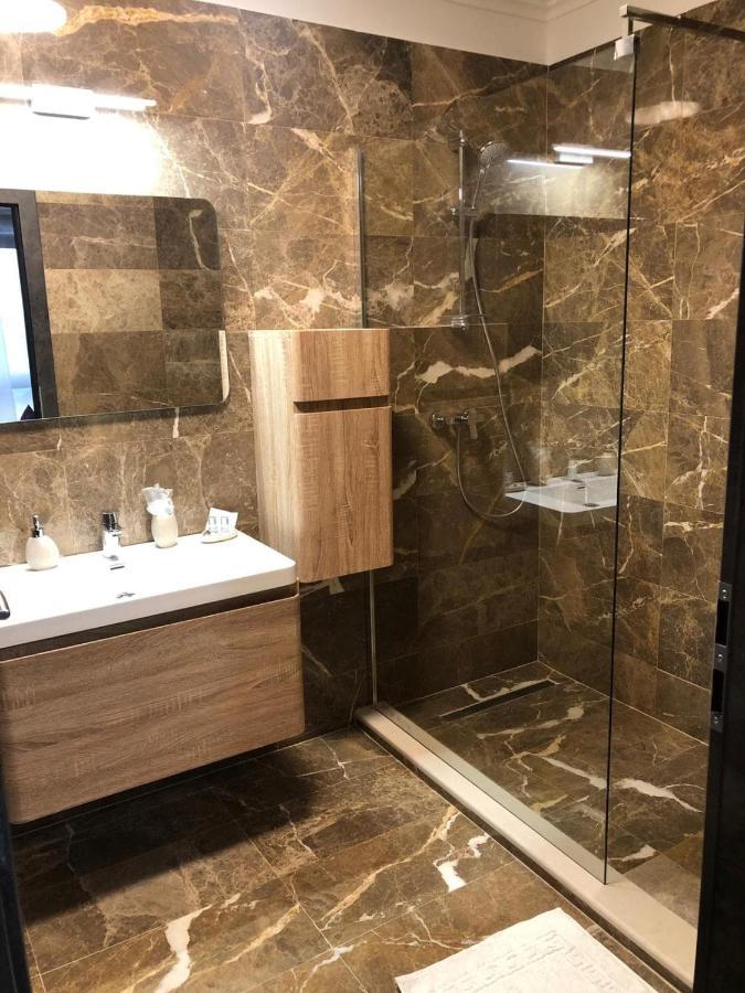 Hotel Yarus Plus Ploieşti Dış mekan fotoğraf