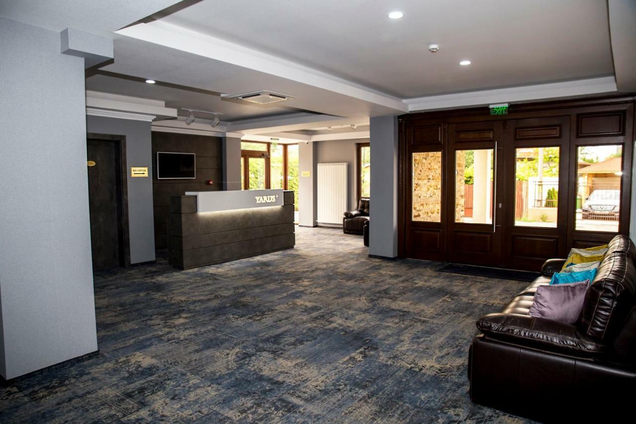 Hotel Yarus Plus Ploieşti Dış mekan fotoğraf
