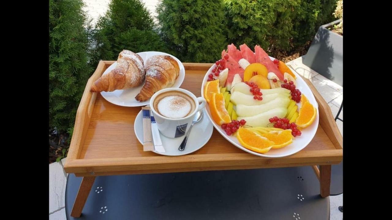 Hotel Yarus Plus Ploieşti Dış mekan fotoğraf