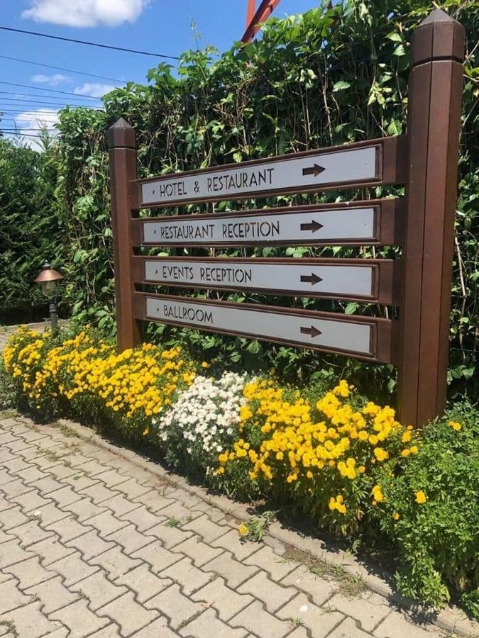 Hotel Yarus Plus Ploieşti Dış mekan fotoğraf
