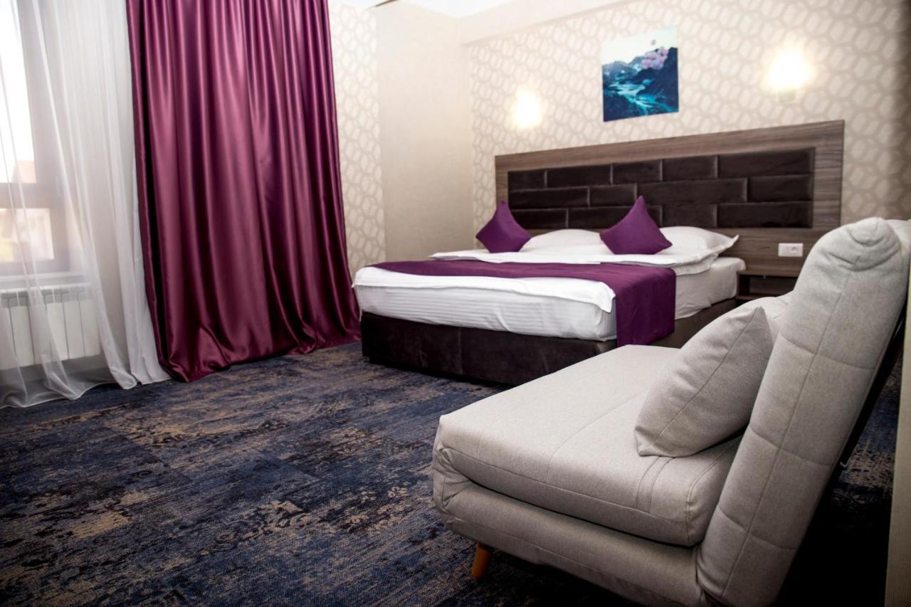 Hotel Yarus Plus Ploieşti Dış mekan fotoğraf