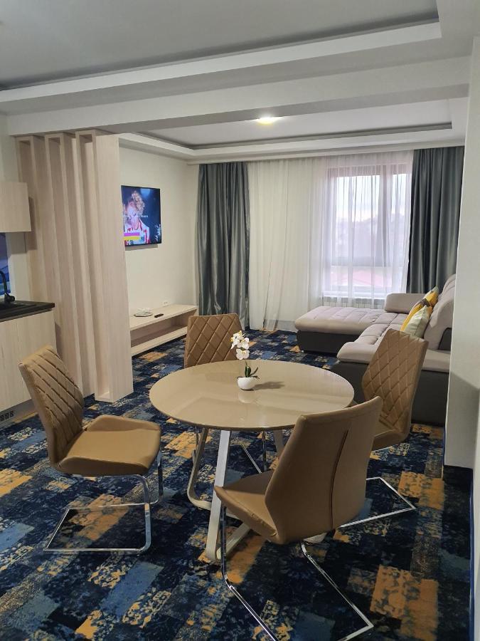 Hotel Yarus Plus Ploieşti Dış mekan fotoğraf