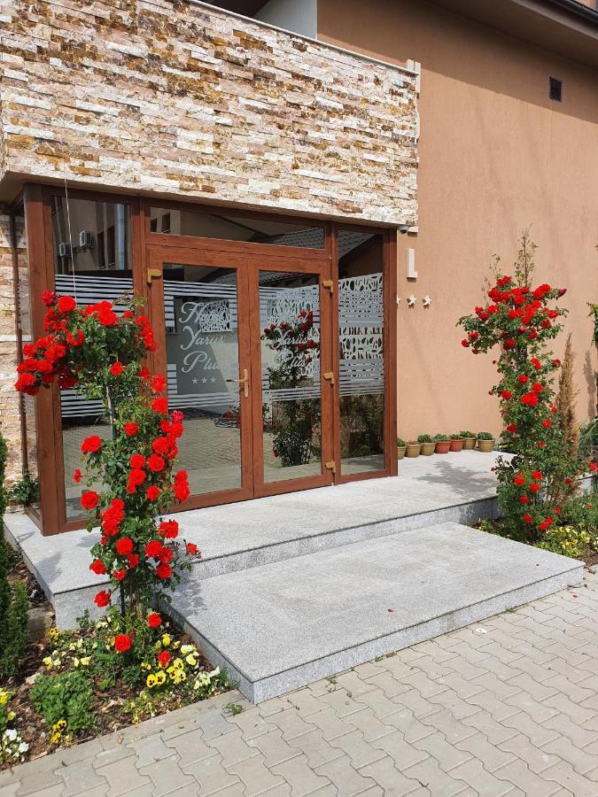 Hotel Yarus Plus Ploieşti Dış mekan fotoğraf